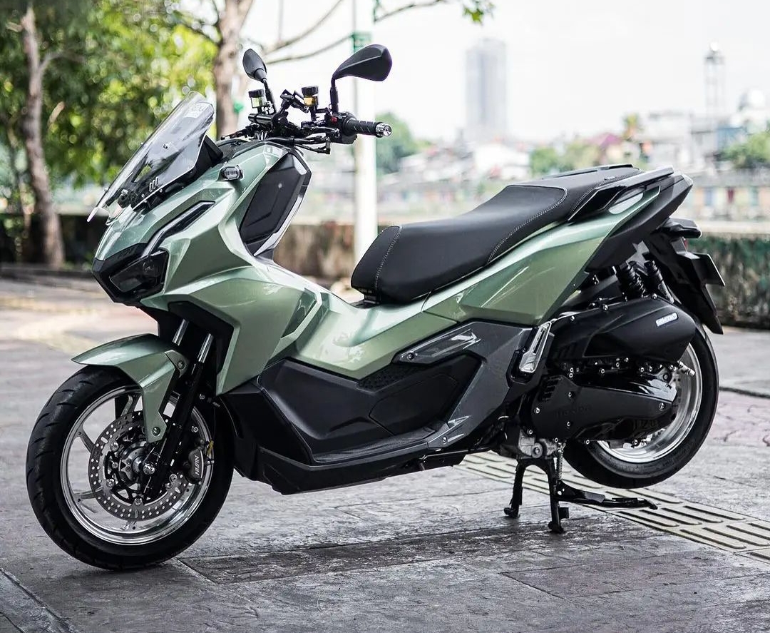 Gebrakan Baru! Honda ADV 160 2024 Hadir dengan Warna Baru dan Banyak Fitur Canggih, Pesaingnya Panik!