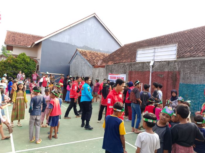 Pulihkan Trauma Anak Korban Banjir Bandang Wangandowo, PMI Kabupaten Pekalongan Gelar Trauma Healing