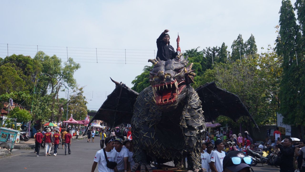 Ribuan Warga Padati Karnaval Kemerdekaan Batang 2025, Tampilkan Keberagaman Budaya