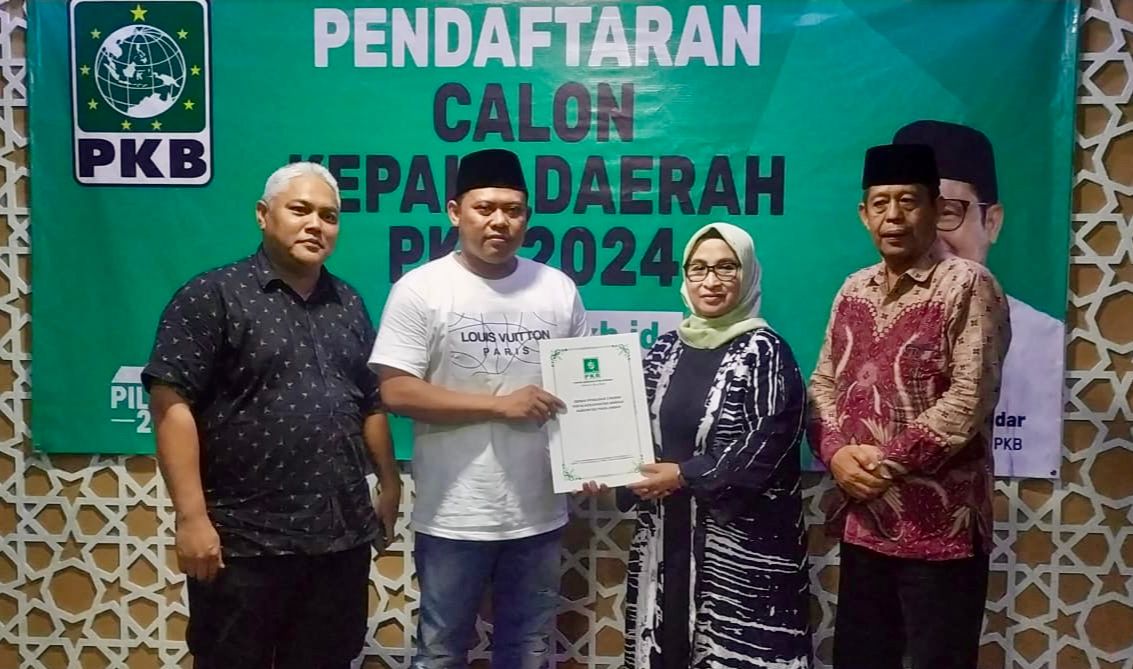 Fadia Arafiq melalui Ruben Ambil Formulir Pendaftaran Calon Kepala Daerah ke PKB Kabupaten Pekalongan