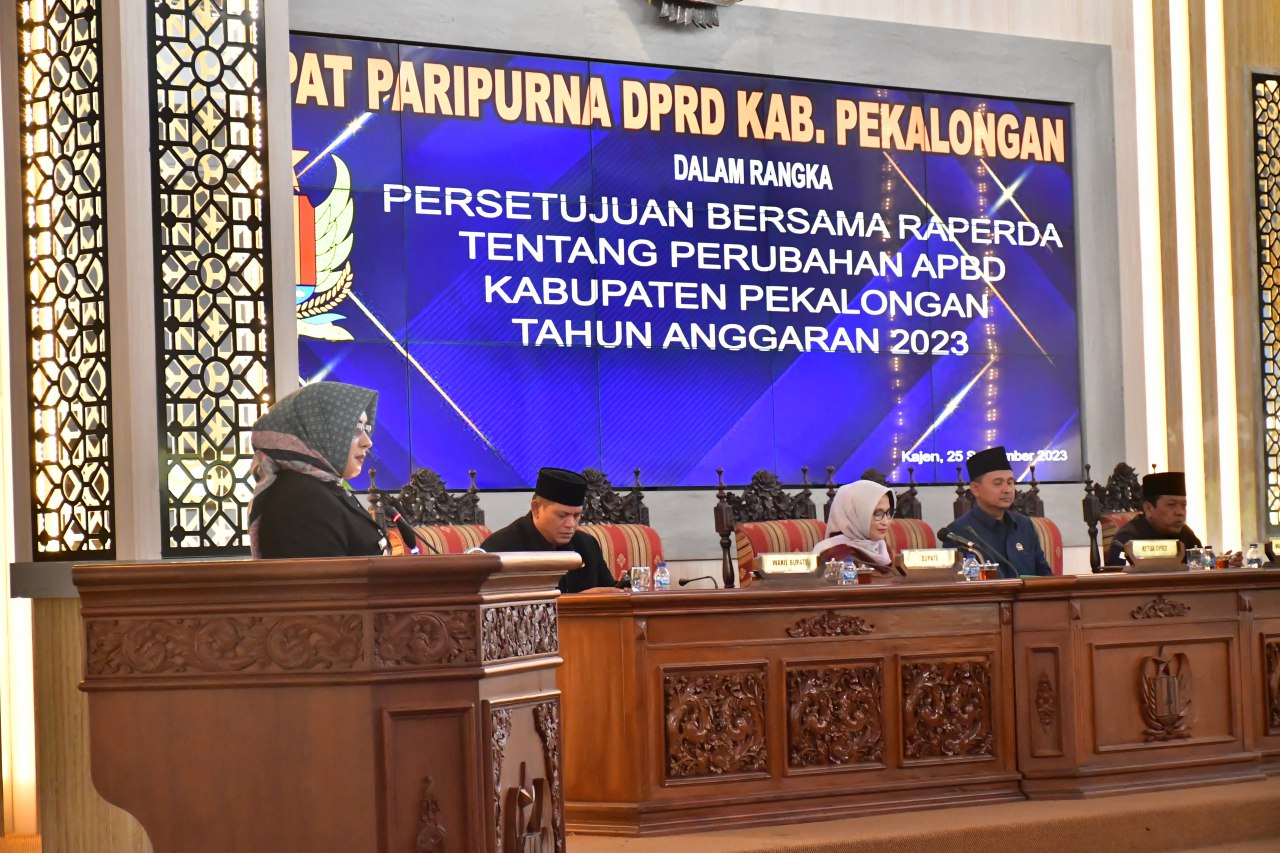 Bupati Fadia Arafiq Terima Kasih Raperda Perubahan APBD Kabupaten Pekalongan 2023 Disetujui