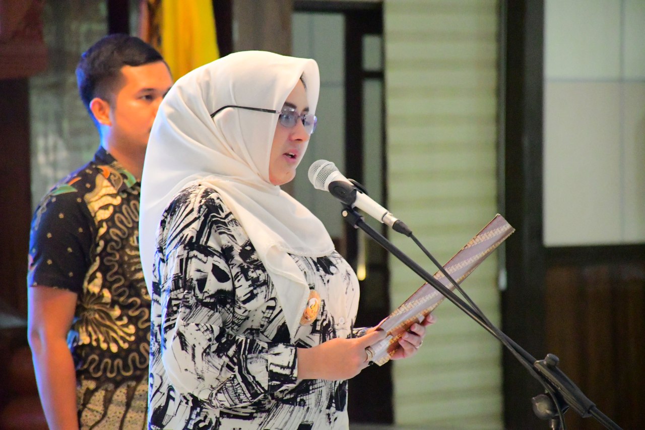 Lantik 67 Kepala Sekolah dan 9 Jabatan Administrasi, Begini Pesan Bupati Pekalongan Fadia Arafiq