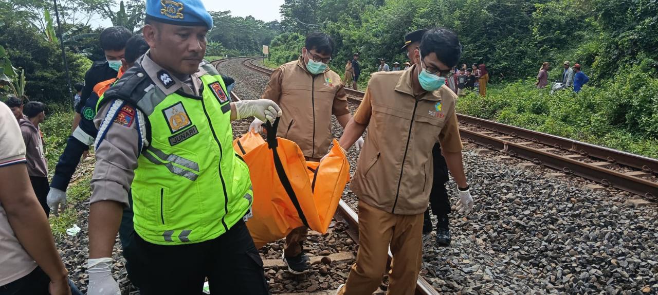 Petugas Pengontrol Rel Tewas Tertemper Kereta Api di Batang