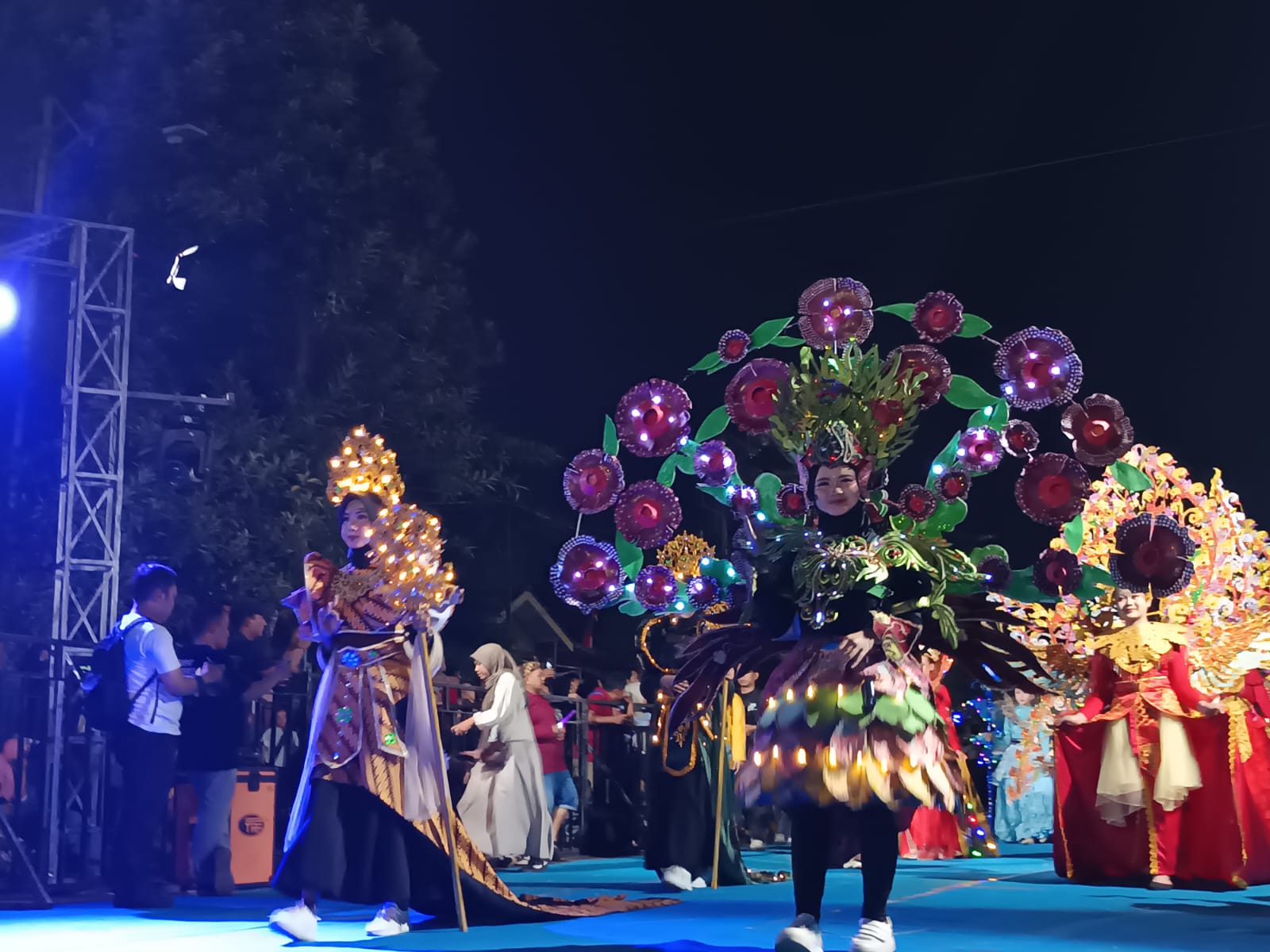 Perdana Digelar, Batang Night Carnaval Jadi Wajah Baru Karnaval di Batang 