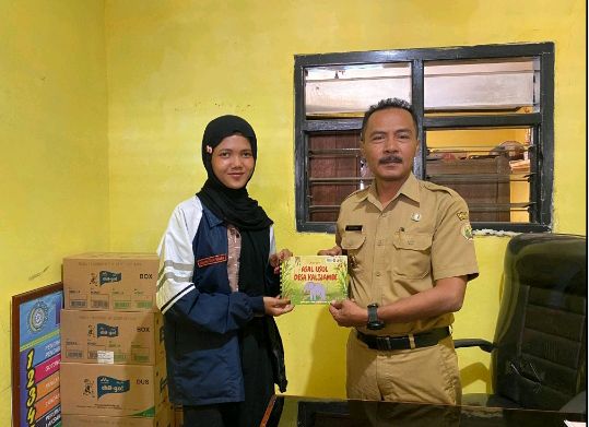 Tingkatkan Literasi & Pengabadian Budaya, Mahasiswa KKN TIM II Undip Buat Buku Cerita Asal Usul Desa Kalijambe