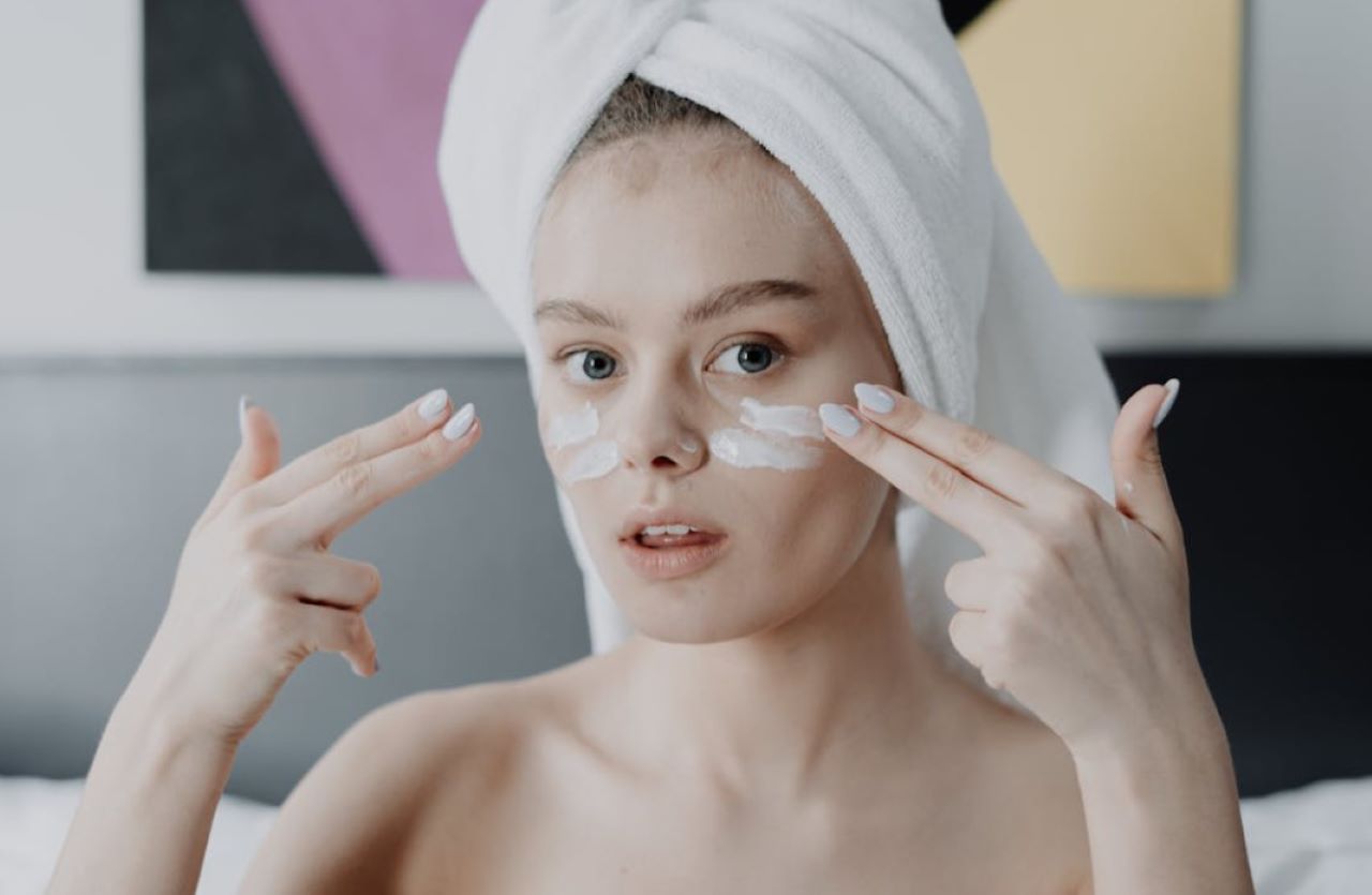 4 Merk Sunscreen untuk Melawan Kulit Kusam, Bantu Cerahkan Kulit Secara Instan 