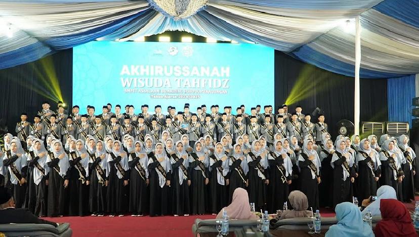 Santri Tahfidzul Qur'an ABSP, Persembahkan Mahkota Untuk Ibunda