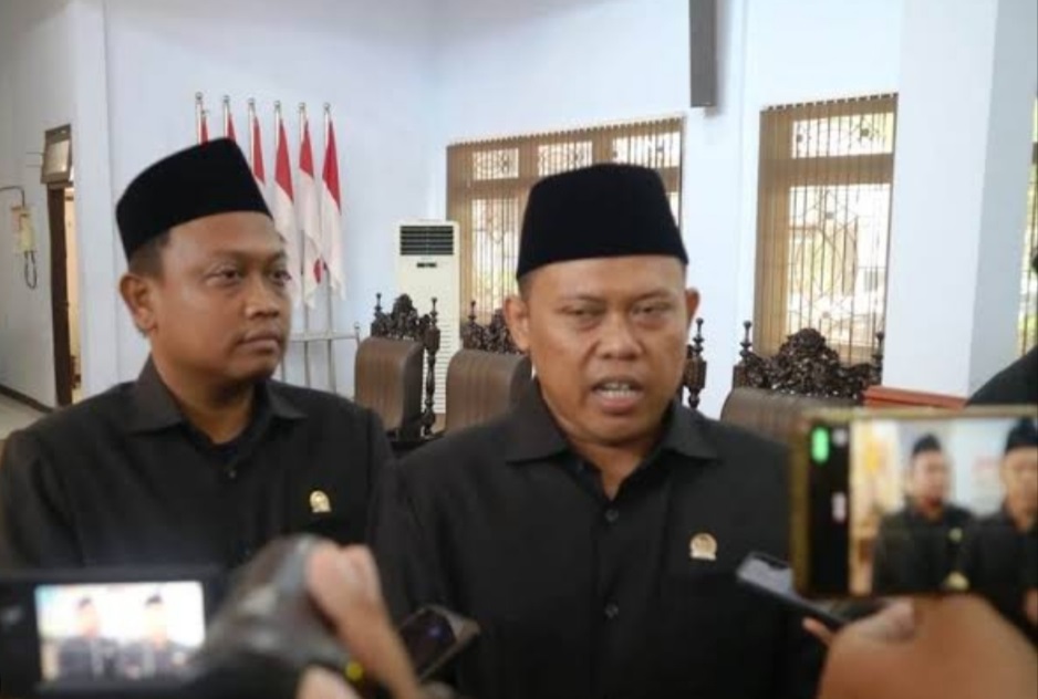 Kades Kesesi Ditahan Kejari Pekalongan, Pimpinan DPRD Prihatin & Imbau Kades Lain Hati-hati!