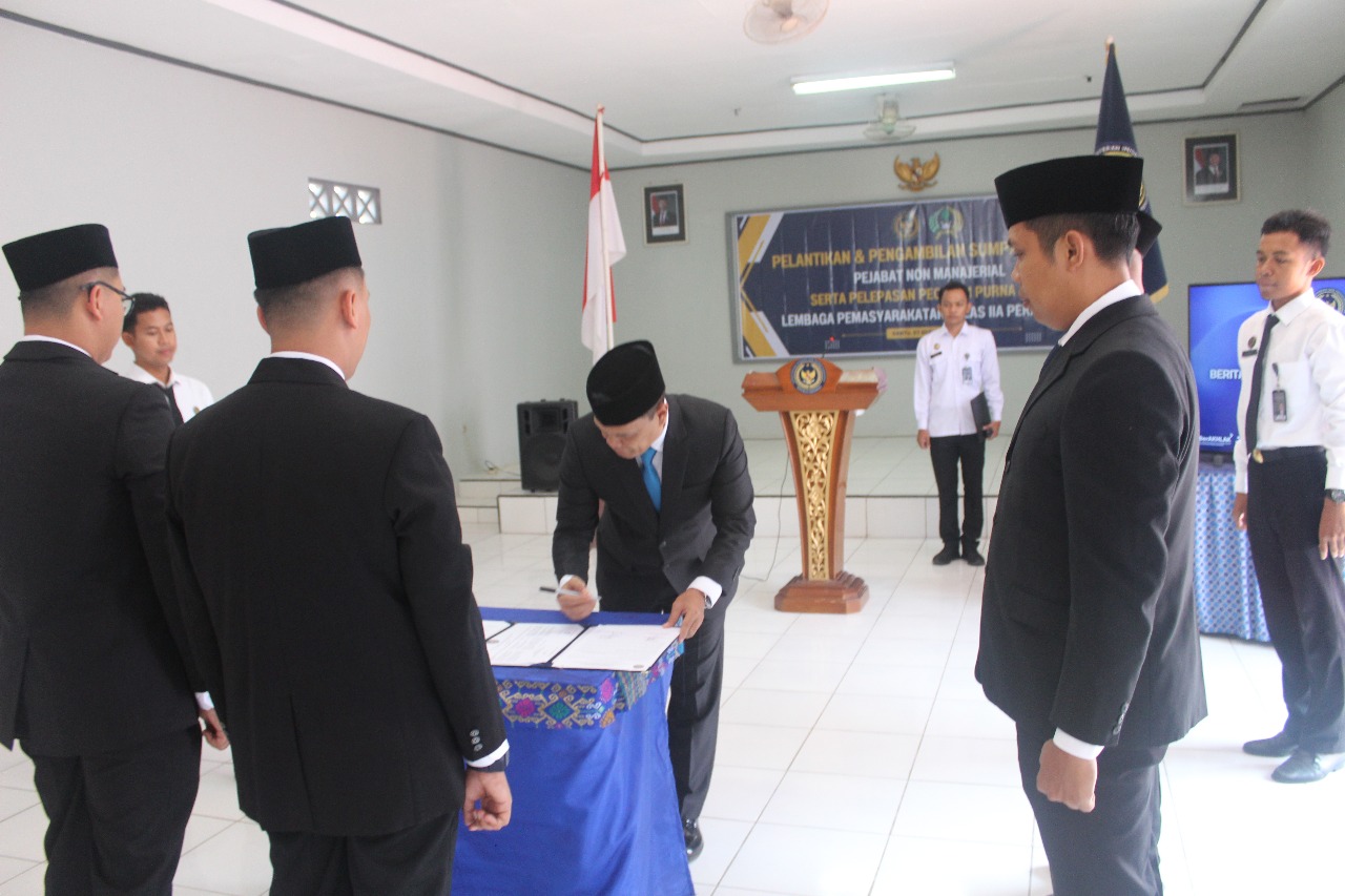 Lapas Pekalongan Lantik Dua Pejabat Baru, Kaur Umum dan Kasubsi Keamanan