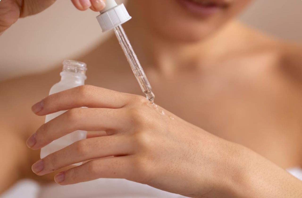 4 Rekomendasi Serum yang Bagus untuk Kulit Sensitif, Aman Digunakan Sehari-Hari