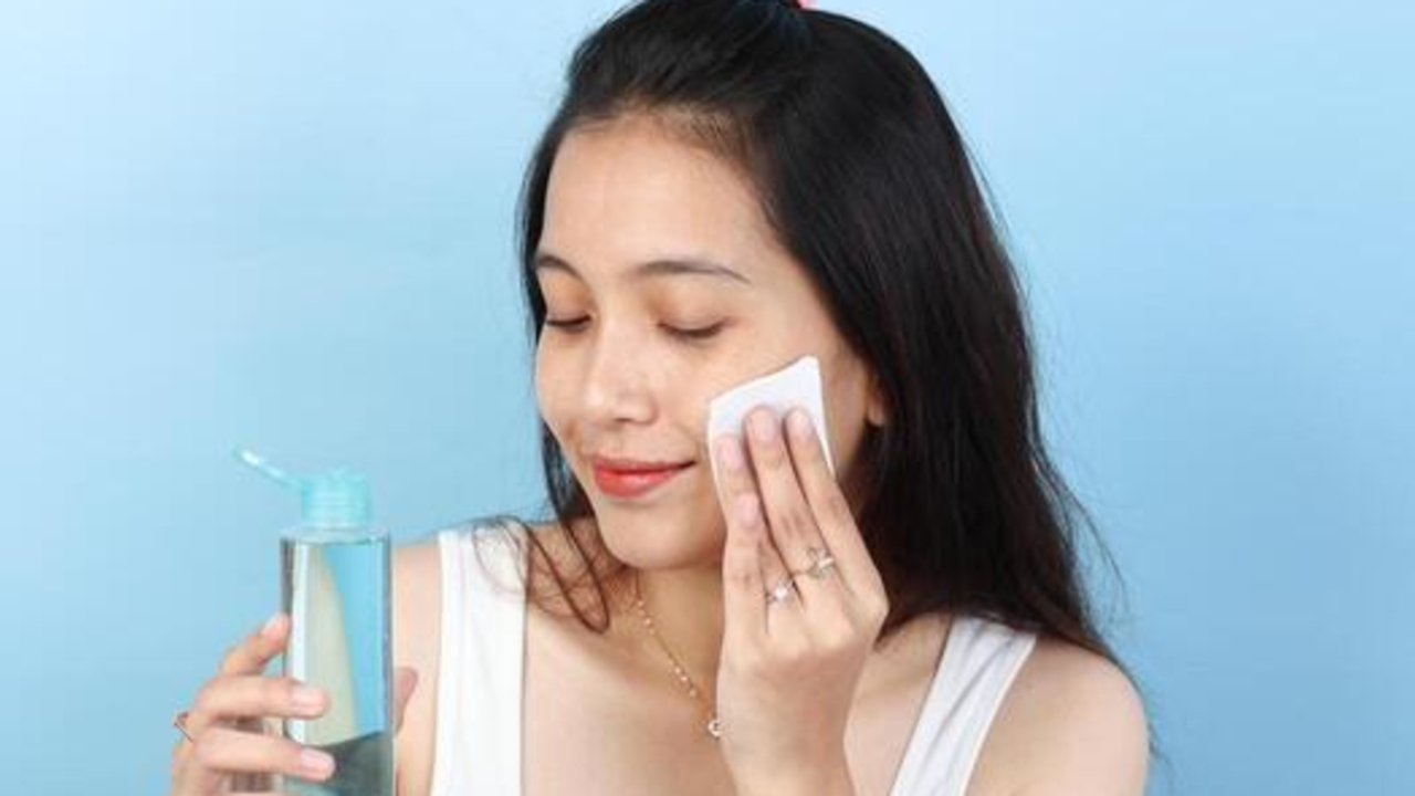 4 Toner untuk Memperbaiki Skin Barrier di Usia 40 Tahun Ke Atas