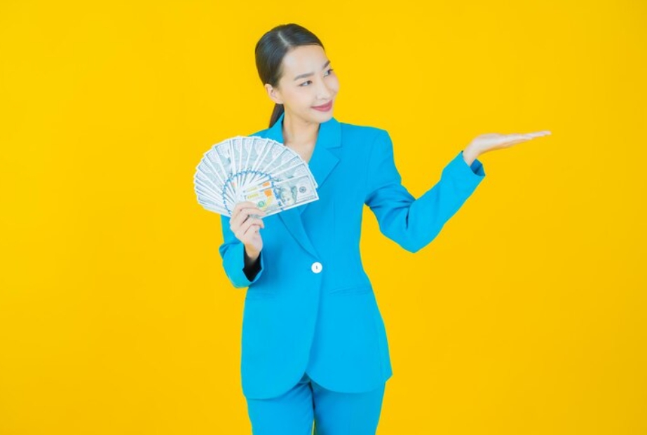 5 Weton yang Akan Memegang Banyak Uang di Tahun 2025 Menurut Ramalan Primbon Jawa, Apakah Kamu Salah Satunya