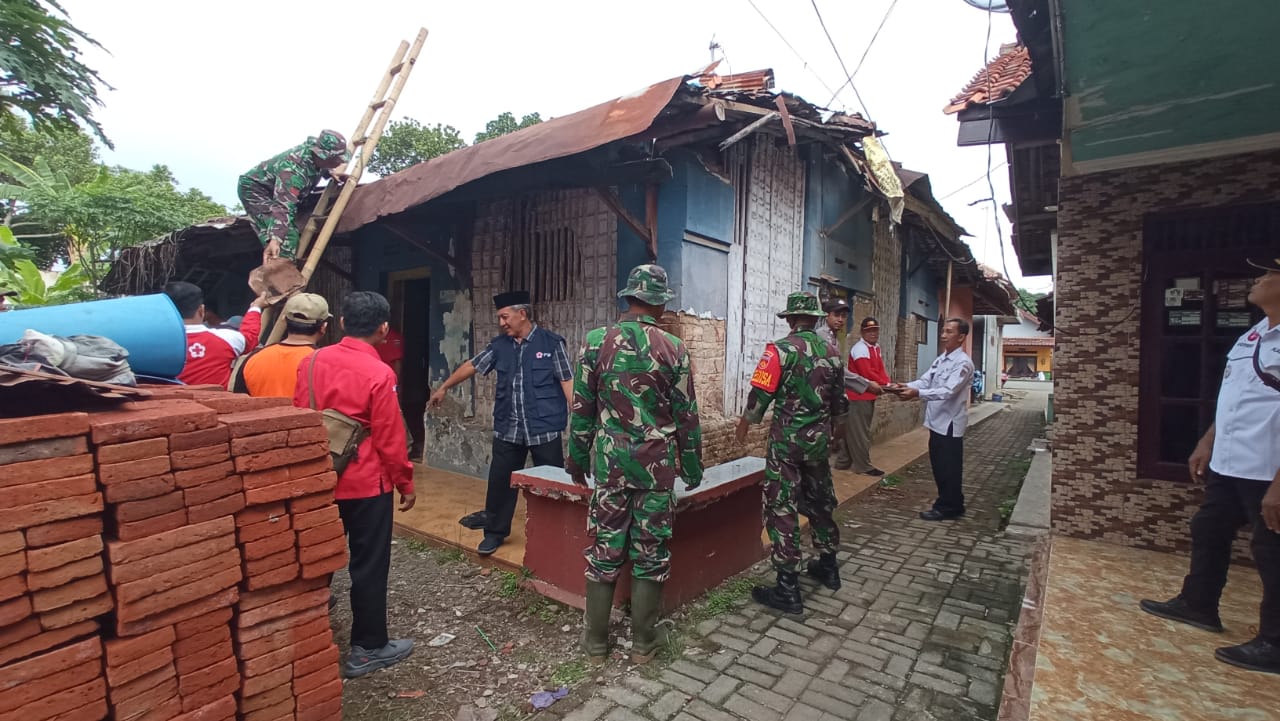 Tanggulangi Kemiskinan, PMI Kabupaten Batang Kebut Perbaikan RTLH di 15 Kecamatan