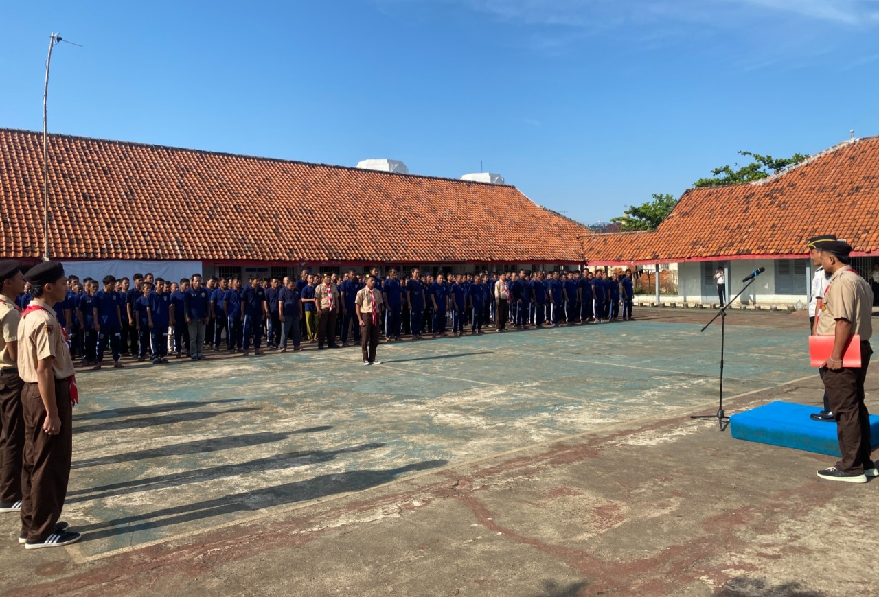 Tumbuhkan Disiplin dan Nasionalisme, Warga Binaan Lapas Pekalongan Ikuti Upacara Bendera