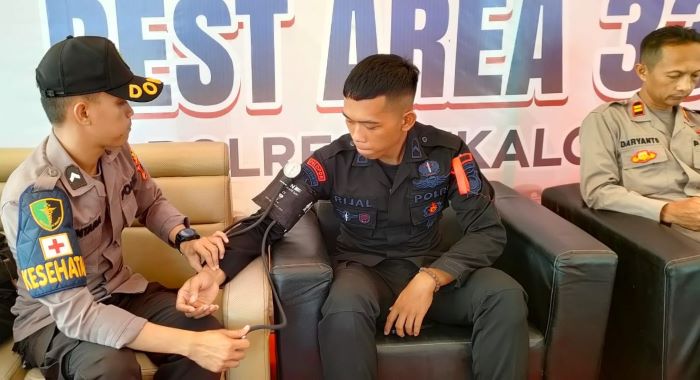 Pastikan Personel Operasi Ketupat Candi 2024 Fit, Sidokkes Polres Pekalongan Berikan Dukungan Kesehatan