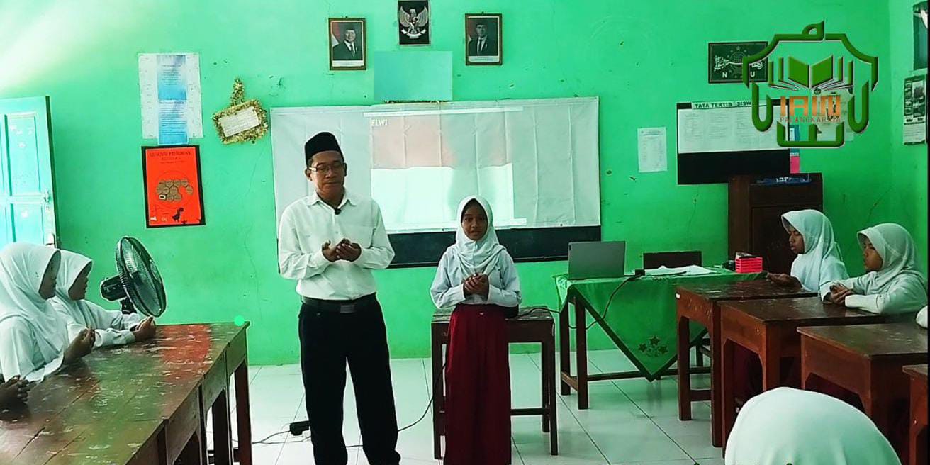 21 Tahun Mengabdi Jadi Guru Honorer, Pak Hadi Masih Menanti Keadilan