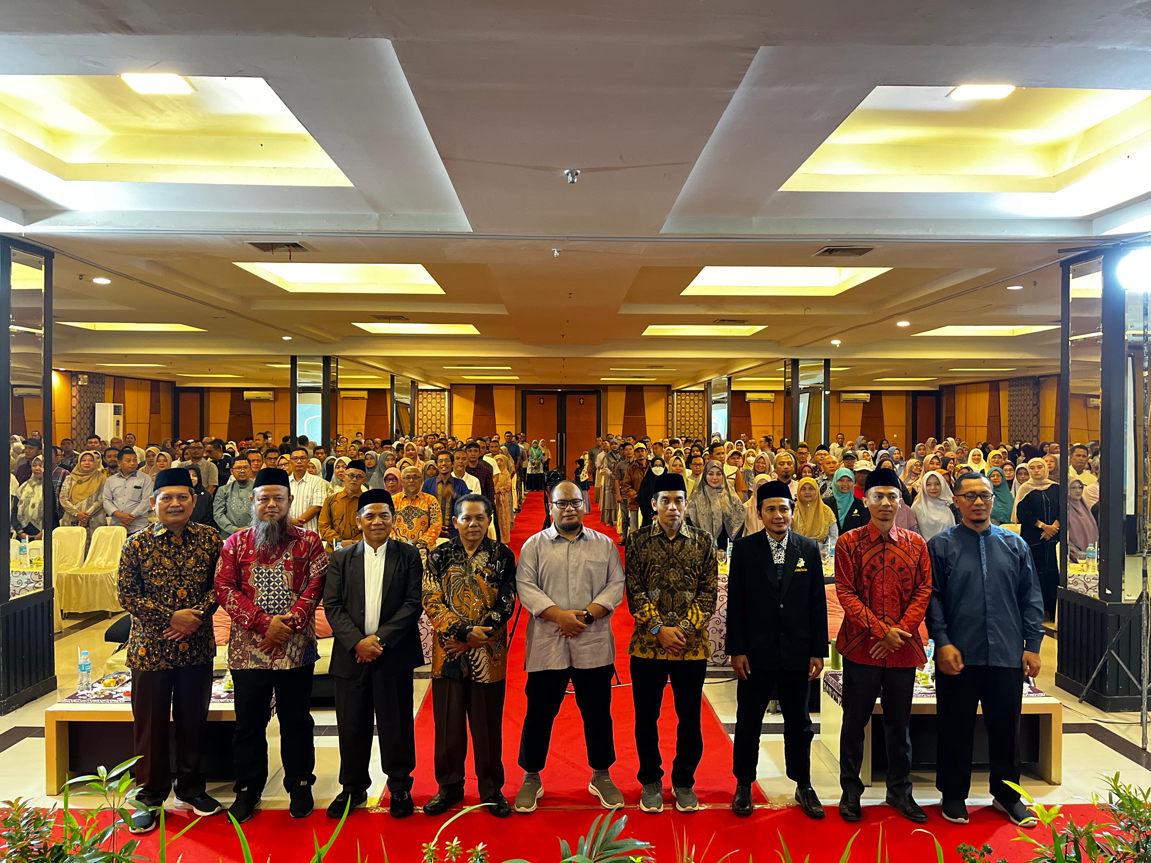 Sinergi Keluarga-Sekolah: 1.274 Wali Murid Antusias Ikuti Bincang Parenting Milad ke-30 YP2SI Al Ummah