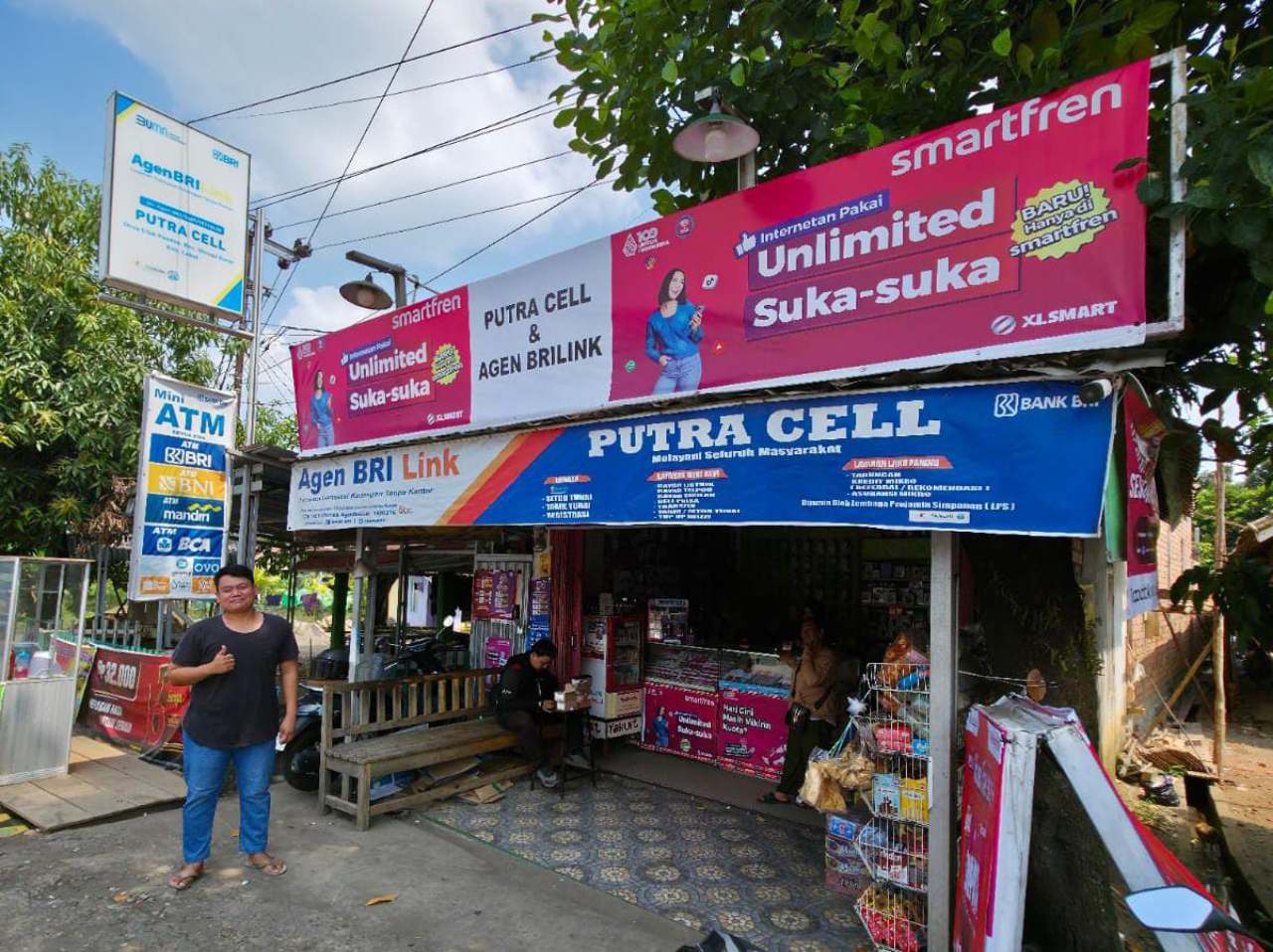 Punya Banyak Cabang, AgenBRILink Milik Pemuda Asal Lahat Ini Buka Lapangan Pekerjaan Untuk Warga Sekitar