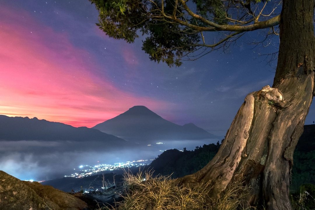 Pesona Jawa Tengah! 5 Destinasi Wisata Dieng yang Terkenal, Lengkap dengan Jam Buka dan Harga Tiket