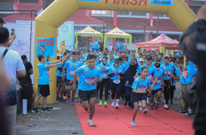 Ratusan Peserta Ikuti Keseruan Santika Wonderfun Run 2024 Hotel Santika Pekalongan