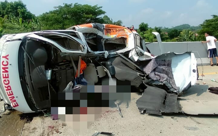 Mobil Ambulans Berlogo Kecelakaan di Tol Batang-Semarang, Satu Orang Tewas di Lokasi Kejadian 