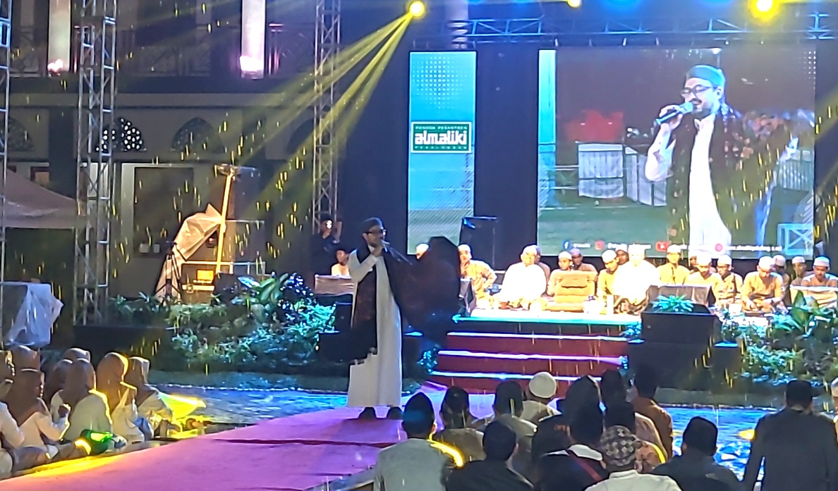 Mostafa Atef & Al Munsyidin 