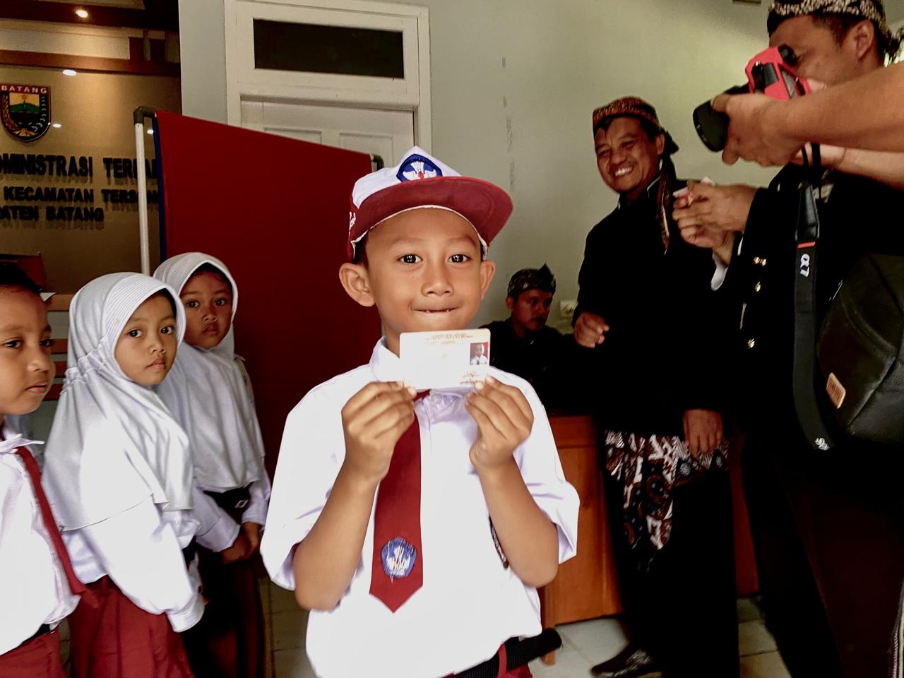 113 Ribuan Anak di Kabupaten Batang Belum Punya KIA, Disdukcapil Batang Gencarkan Perekaman Hingga Desa-desa