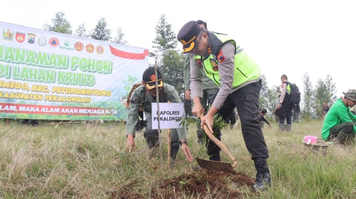 Deforestrasi di Petungkriyono Memprihatinkan, Polres Pekalongan Inisiasi Penghijauan Kembali