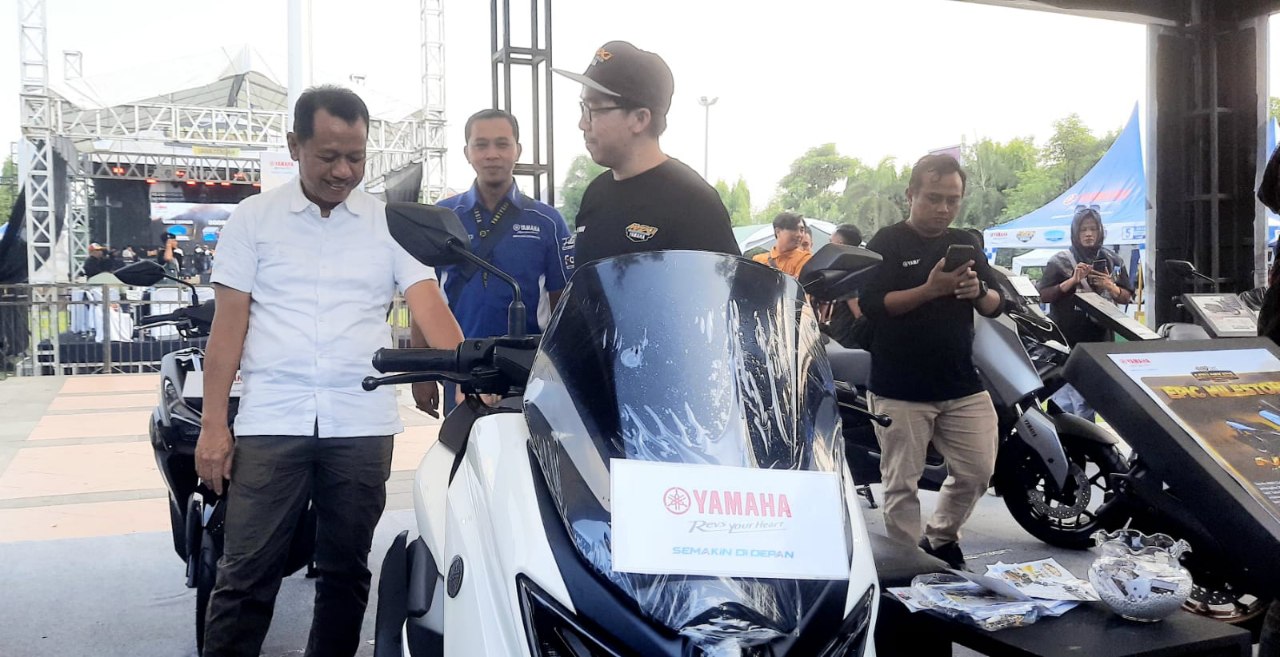 Seri Pembuka Rayakan Satu Dekade, Ribuan Bikers Meriahkan MAXI Day Di Alun - Alun Kudus 