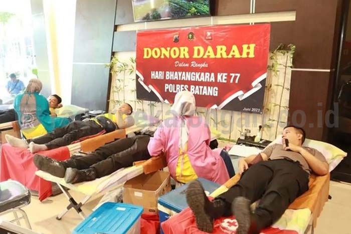 Polres Batang Sumbang Ratusan Kantong Darah