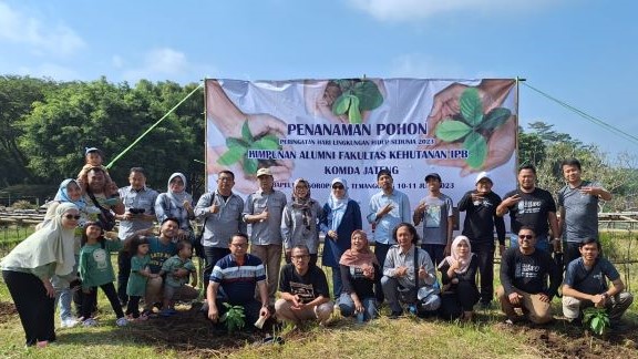 Peringatan Hari Lingkungan Hidup Se-dunia, Temu Kangen Rimbawan HAE IPB Komda Jateng Diisi Penanaman Pohon