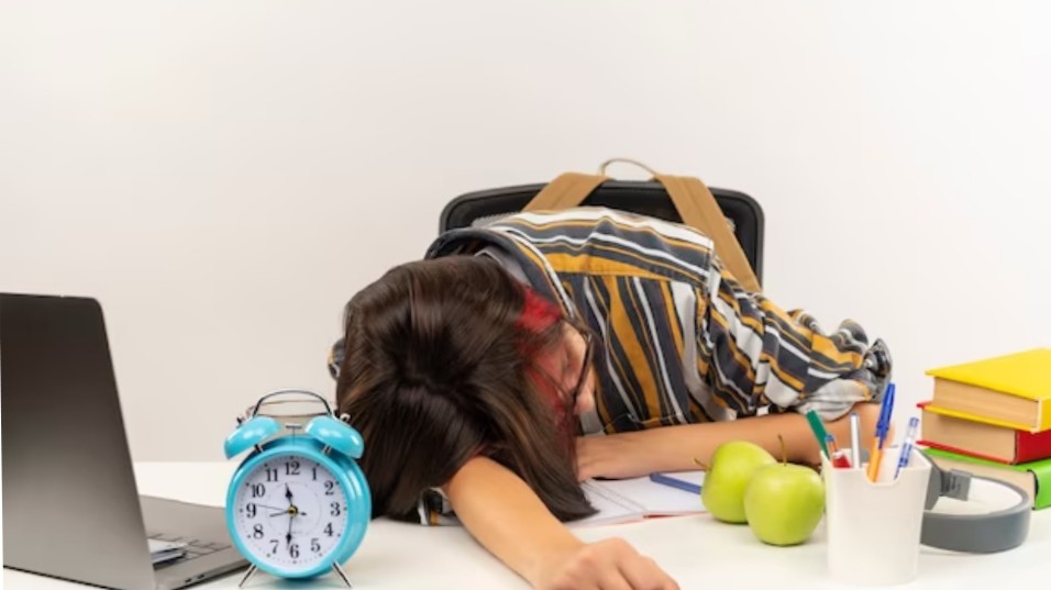 Manfaat Tidur Siang bagi Pekerja Freelance yang Bekerja dari Rumah Agar Badan Tidak Lesu