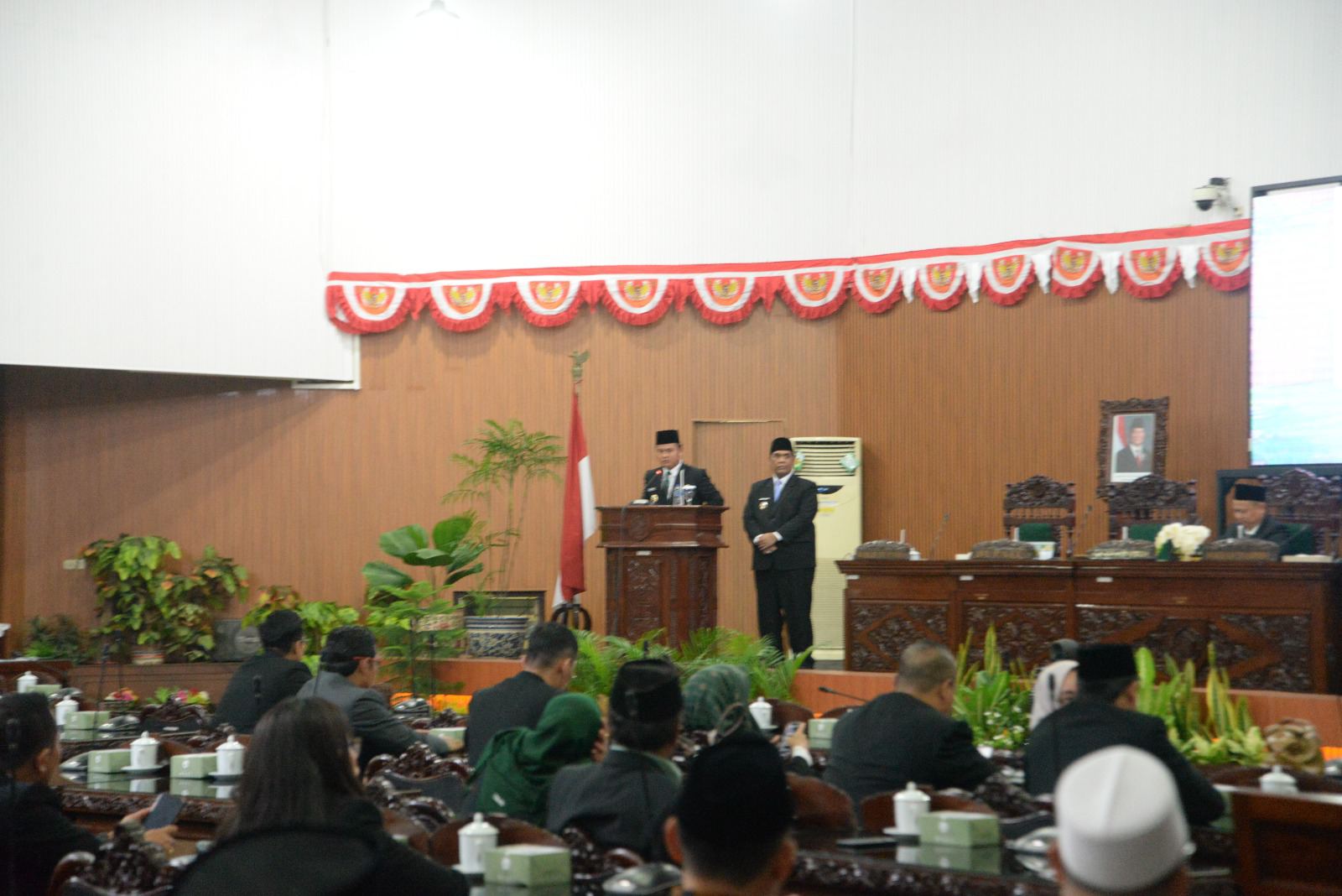 Bupati dan Wabup Tegal Sampaikan Visi Misi di Depan 50 Anggota DPRD