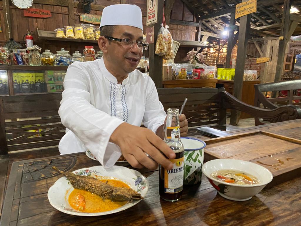 Singgah ke Pawone Simbah Batang, Minuman Orson Bikin Rizal Bawazier Nostalgia Masa SD