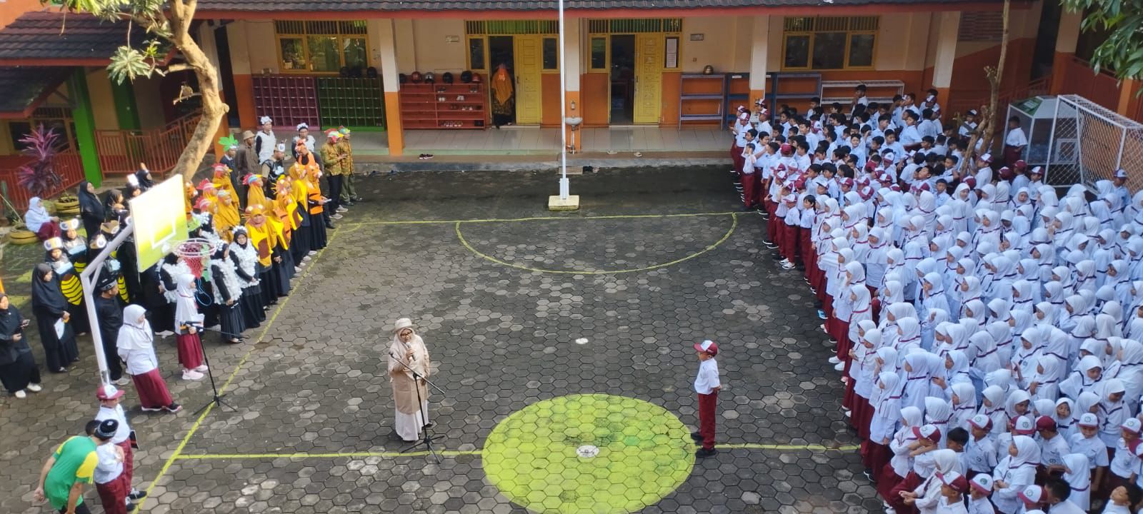  Serunya MPLS 2025 di SDIT Permata Hati Batang, Para Guru Sambut Siswa Baru dengan Cosplay Petualangan Hutan