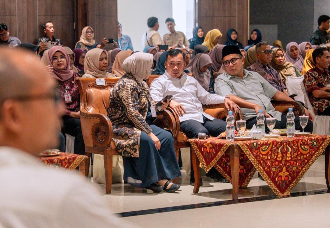 Mohammad Saleh Dampingi Menteri Wihaji, Pantau Progres Distribusi MBG 3B di Purworejo