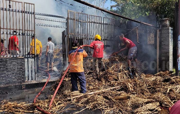 Gudang Handycraft Di Pekalongan Terbakar