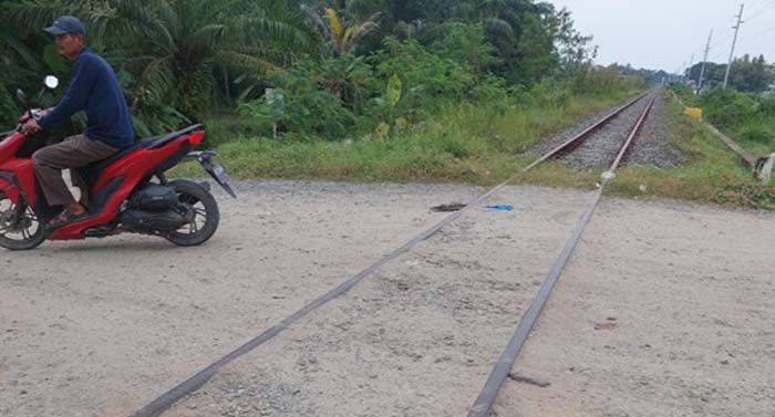 Awas, Masih Banyak Perlintasan Kereta Api Tanpa Penjaga