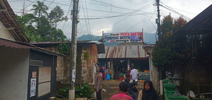 Perbaiki Jaringan Kabel Wifi, Warga Paninggaran Pekalongan Pingsan Tersengat Listrik