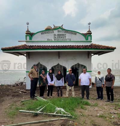 Nyaris Tenggelam, Pulau Simonet Sisakan 3 KK 