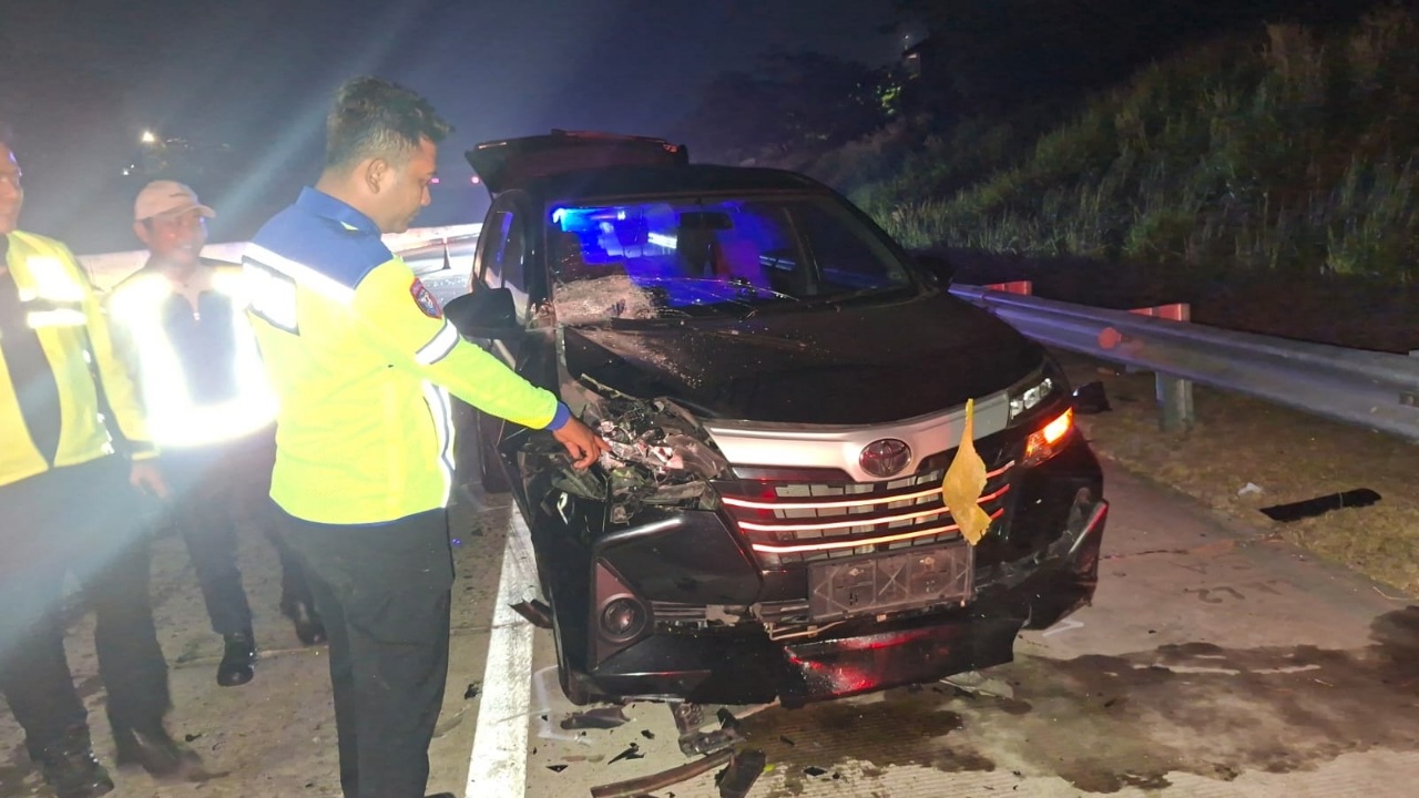 Ambulans Terlibat Kecelakaan Beruntun di Tol Batang, Satu Tewas dan Dua Luka Berat