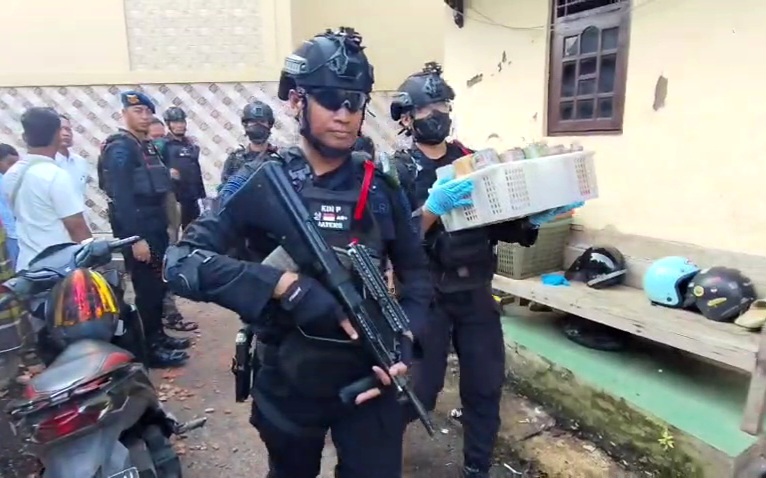 Polisi Olah TKP Ledakan Petasan di Pekalongan, Puluhan Petasan Jumbo Diamankan