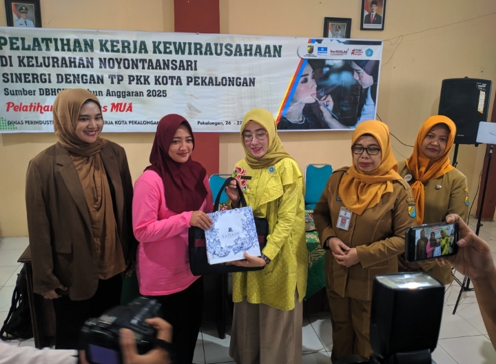 Tingkatkan Kompetensi dan Kemandirian, Pemkot Pekalongan Gelar Pelatihan Kewirausahaan Singkat di Kelurahan