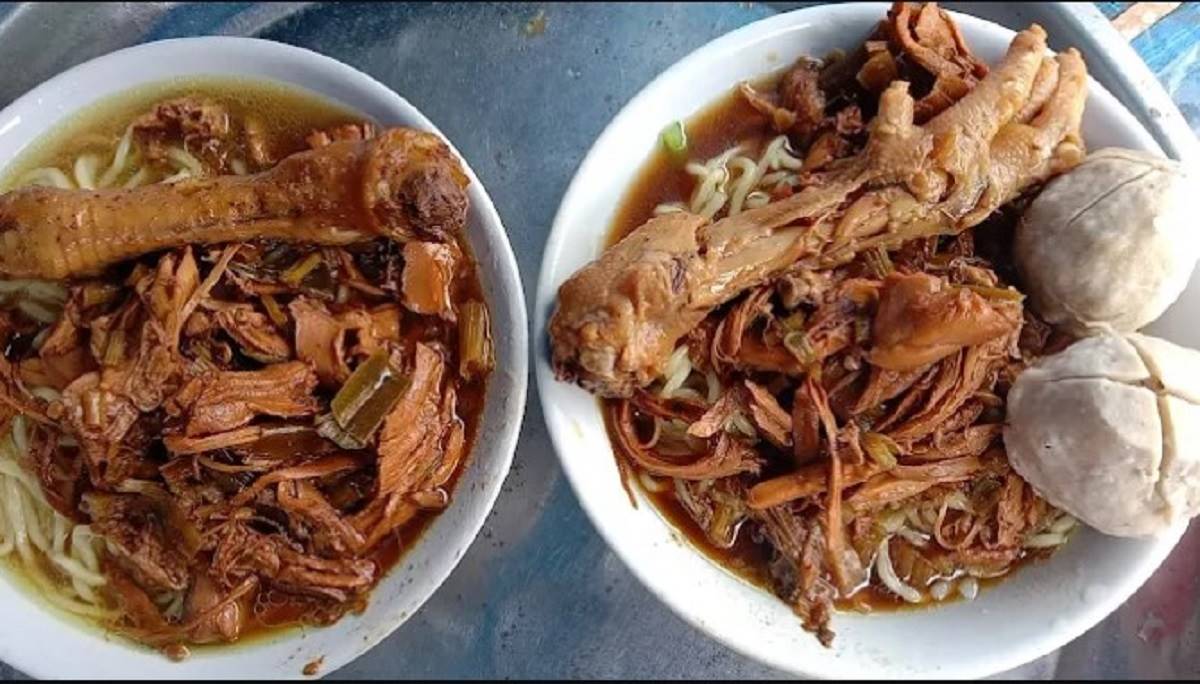 Mie Ayam Batik Pekalongan Porsi Jumbo Cuma Rp11 Ribuan! Wajib Coba Buat Kamu Pecinta Mie!