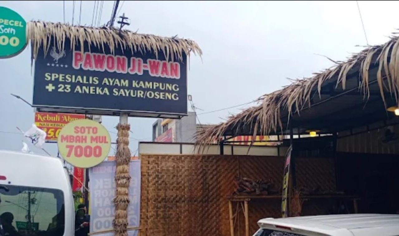 Kulineran di Pawon Jiwan Pekalongan: Sensasi Makan Sepuasnya Cuma Rp4.000, Plus Es Krim Gratis!