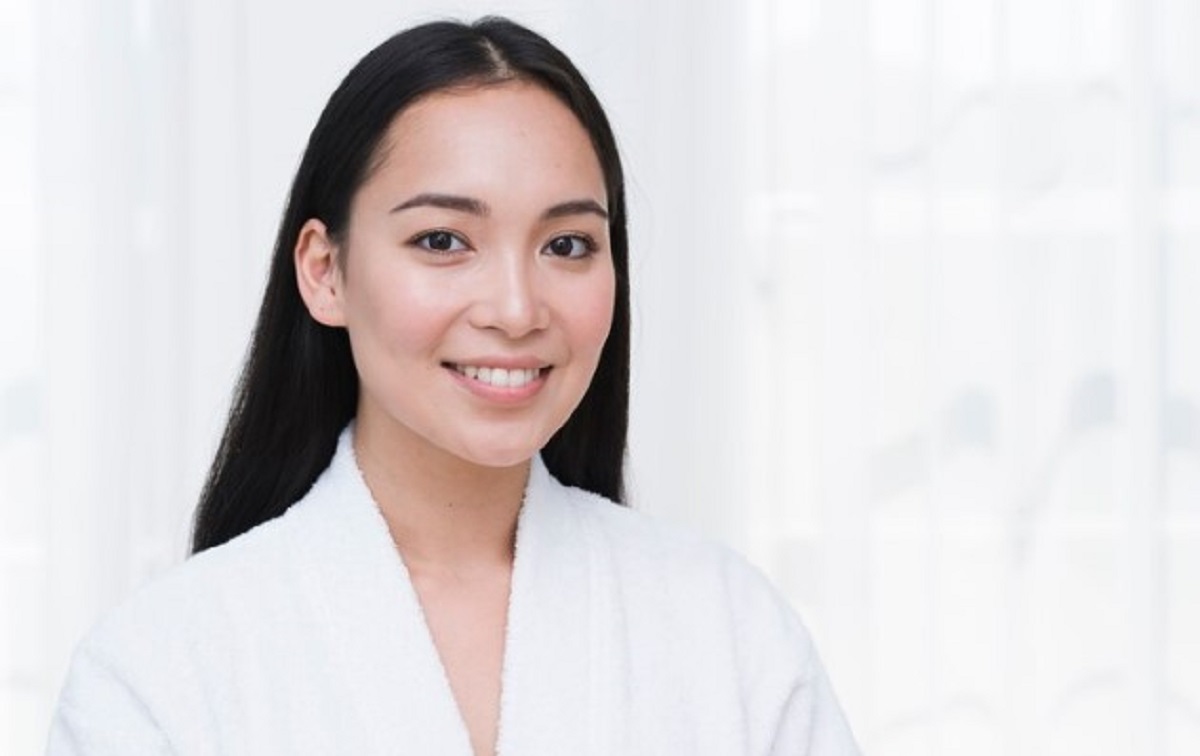 Lebih Ampuh Skincare Rutin atau Klinik Kecantikan? Yuk Cari Jawabannya yang Tepat di Sini!