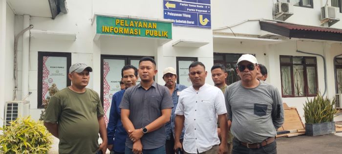 Kades Wuled Wasduki Jazuli Dilaporkan ke Kejari Kabupaten Pekalongan