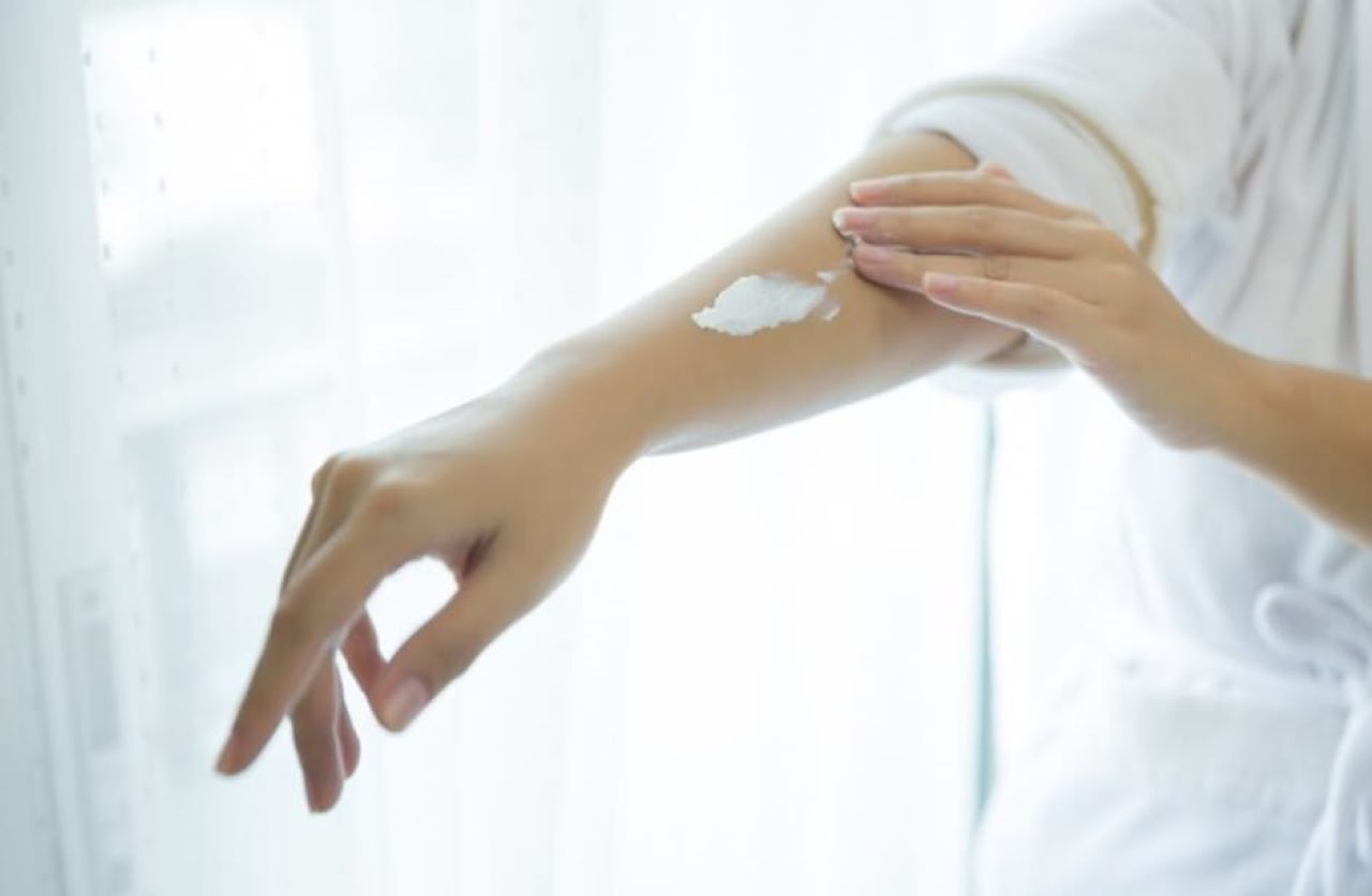 3 Rekomendasi Hand Cream untuk Kulit Kering yang Paling Bagus dan Murah