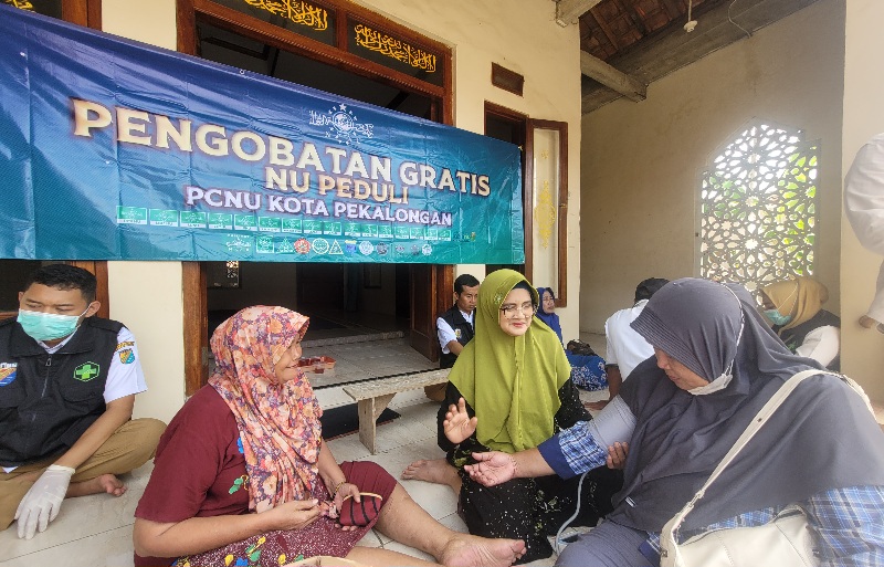 NU Peduli: PCNU Kota Pekalongan Gelar Pengobatan Gratis bagi Warga Terdampak Banjir Rob