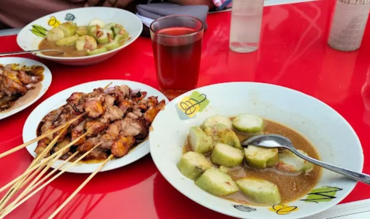 Sate Kuah Khas Pekalongan: Kuliner Unik dengan Cita Rasa Otentik yang Disukai Wisatawan!